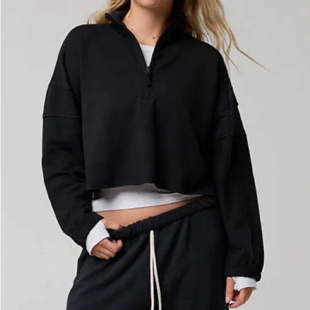 Aerie Offline OTT Seamed Quarter Zip Raw Hem Pullover in Black Medium - Picture 2 of 6
